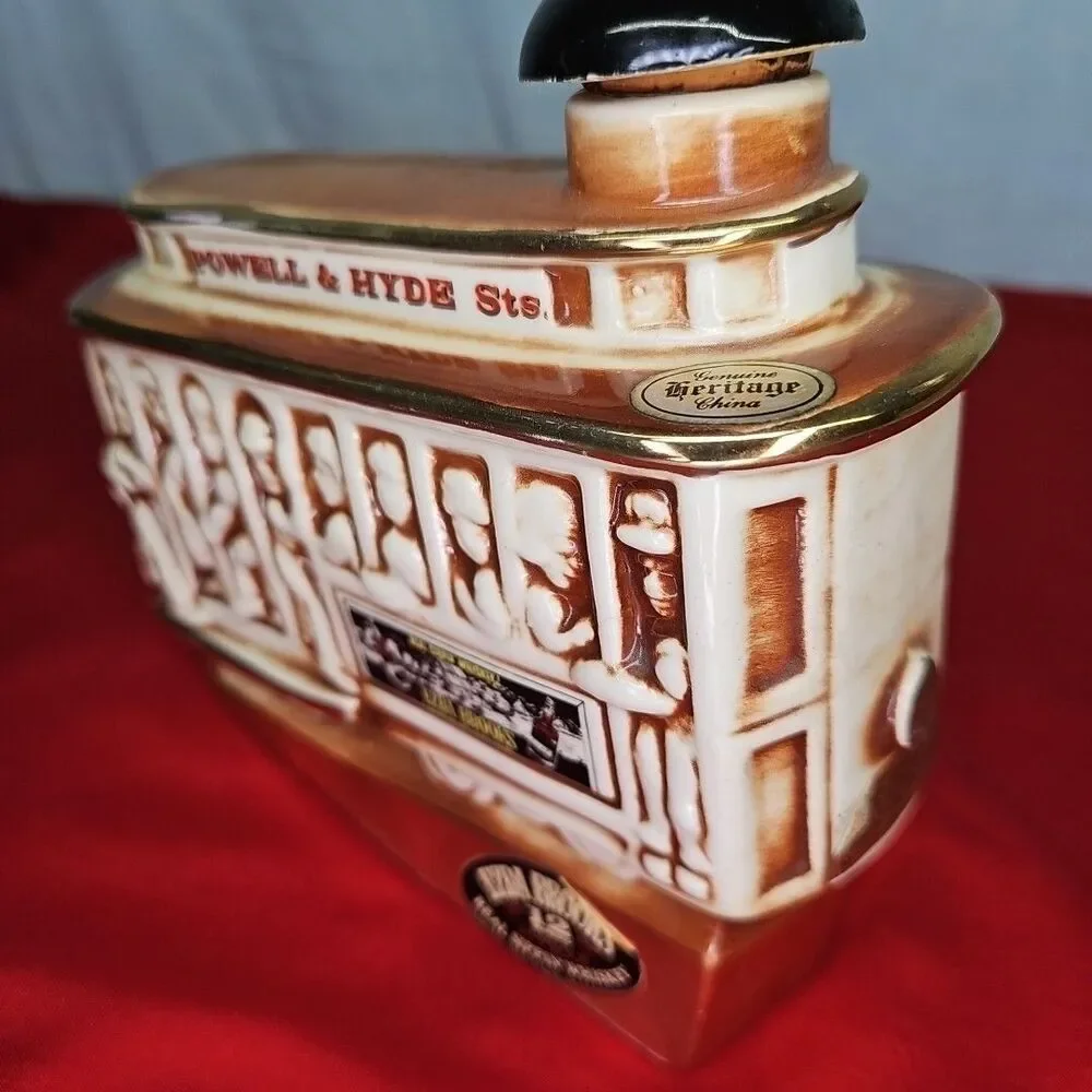 San Francisco Decanter Cable Car Liquor Bottle VTG 68 Ezra Brooks Powell & Hyde